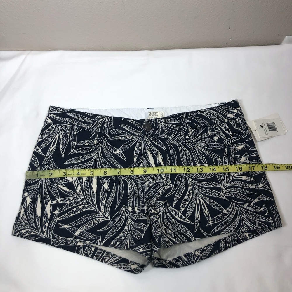 Volcom Frochickie Cotton Blend Navy Ivory Tropical Print Casual Shorts 3=S=26 - Picture 12 of 16